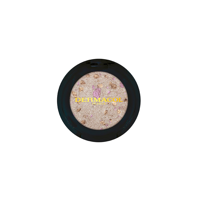 Eyeshadow with a shimmering effect
